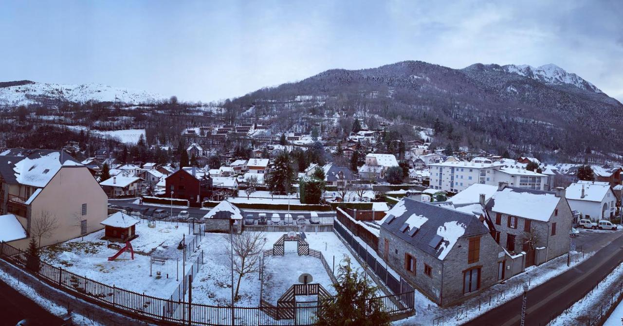 Appartement 58 M2 Avec Piscine Interieure Vue Montagne Centre Village , Parking Prive Saint-Lary-Soulan Exterior photo