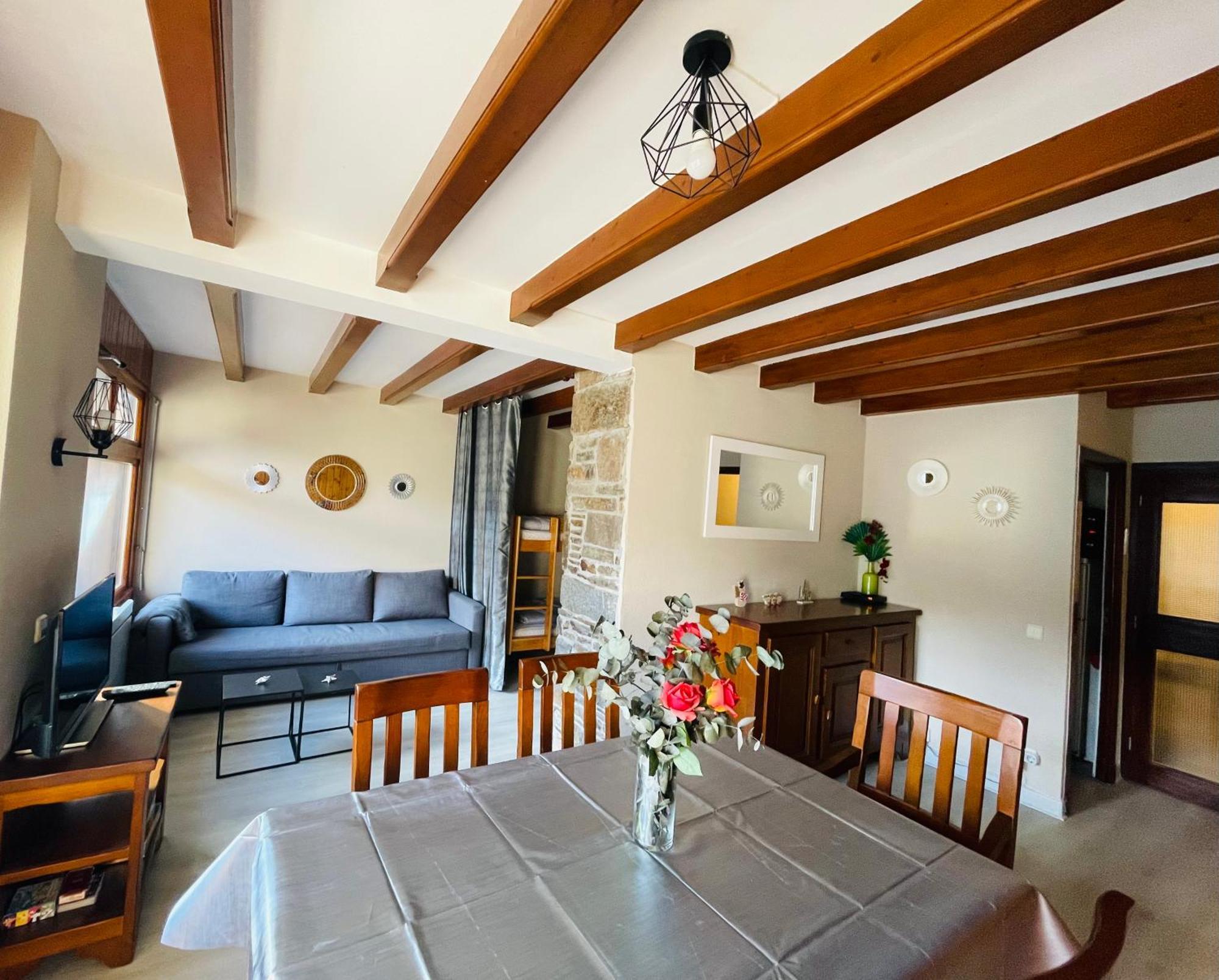 Appartement 58 M2 Avec Piscine Interieure Vue Montagne Centre Village , Parking Prive Saint-Lary-Soulan Exterior photo
